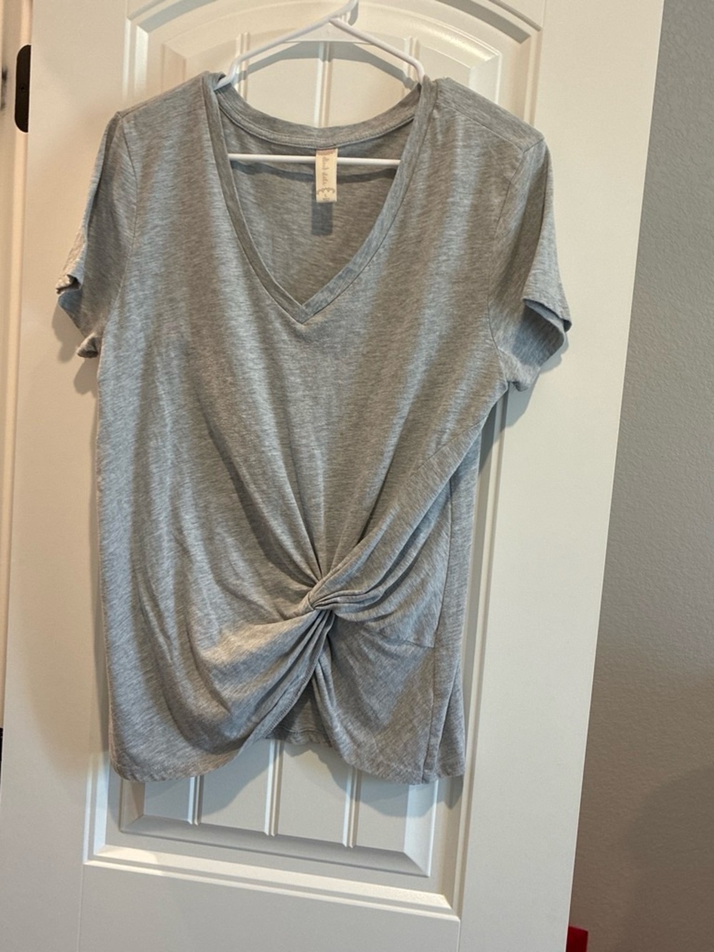 Altrd state Lightweight Twist-Front V-Neck Tee - Gray